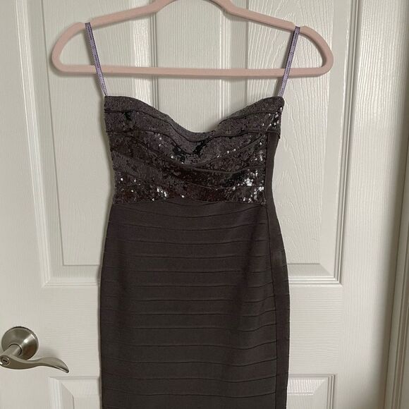 Hervé Leger
Shadow Grey Simone Sequined Strapless Bandage Cocktail Dress… - Picture 13 of 13